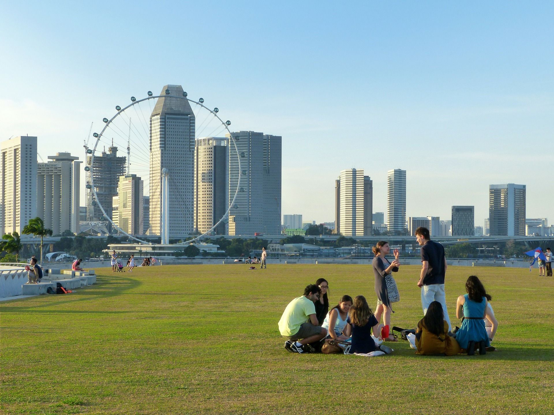 THEGETSMARTBLOG.COM – Mengapa Warga Singapura Disebut Salah Satu Pengguna Media Sosial Tersopan di Asia?