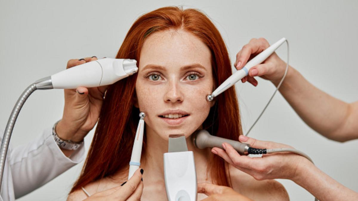 THEGETSMARTBLOG.COM – Bukan Cuma Makeup! Ini Teknologi Kecantikan yang Ubah Cara Kita Merawat Diri